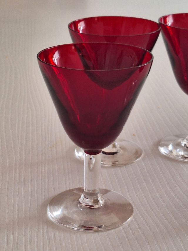 Copas rojas de cristal