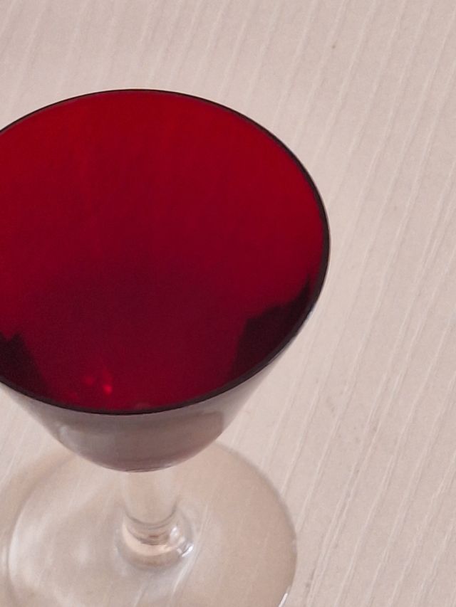 Copas rojas de cristal