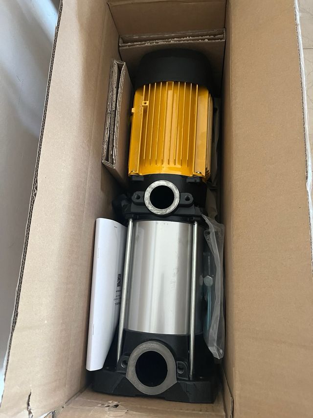 Bomba centrifuga nueva a estenar