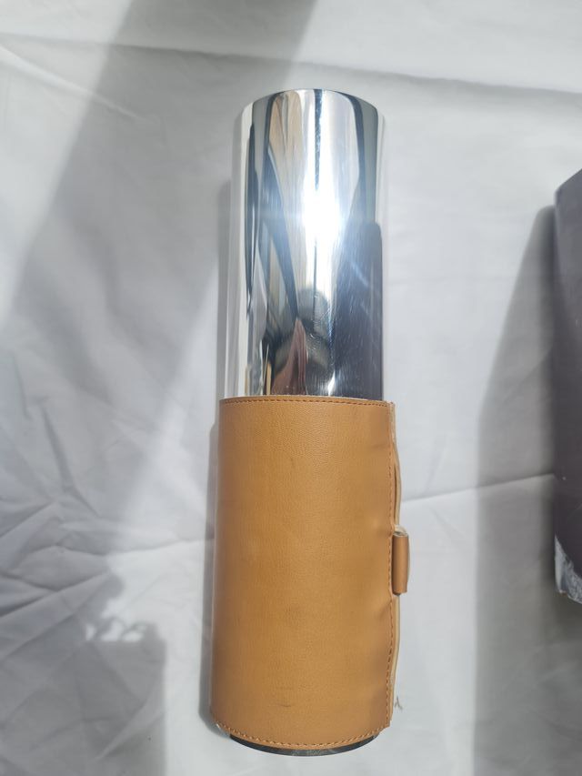 JARRON TUBO FLORERO DE ALPACA+CUERO MAESTRIA