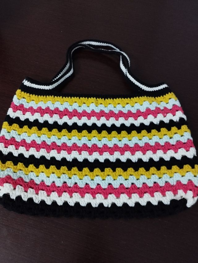 Bolso hecho a crochet 