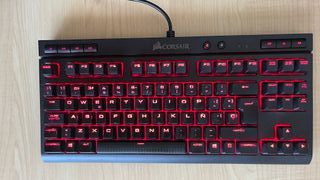 Teclado mecánico Corsair Gaming K63 keyboard