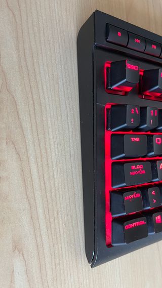 Teclado mecánico Corsair Gaming K63 keyboard