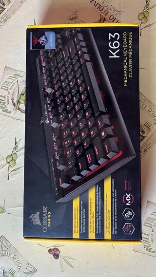 Teclado mecánico Corsair Gaming K63 keyboard