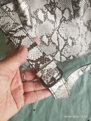 Bolso Guess con bandolera para cruzar