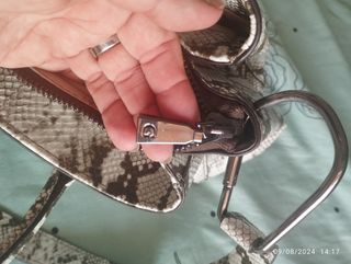 Bolso Guess con bandolera para cruzar