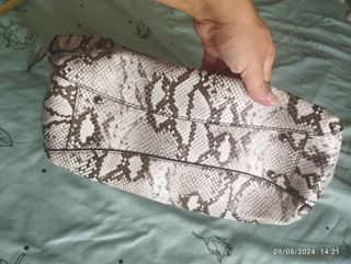 Bolso Guess con bandolera para cruzar