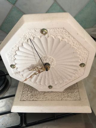 Orologio da tavolo in pietra leccese