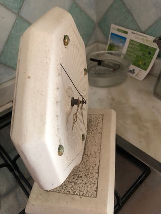 Orologio da tavolo in pietra leccese