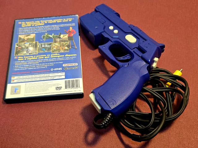 Lote pistola G-Con 2 + Juego Time Crisis II