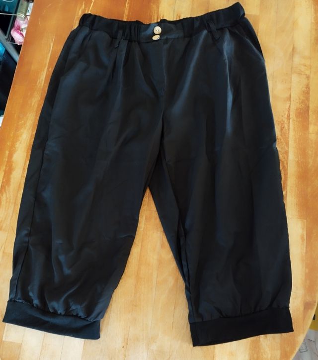Pantalón pirata negro 