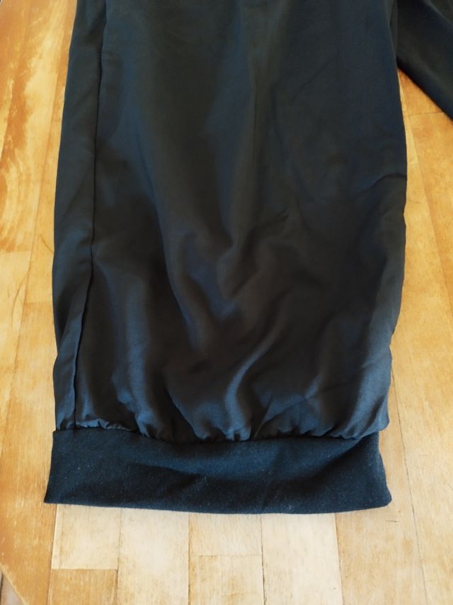 Pantalón pirata negro 