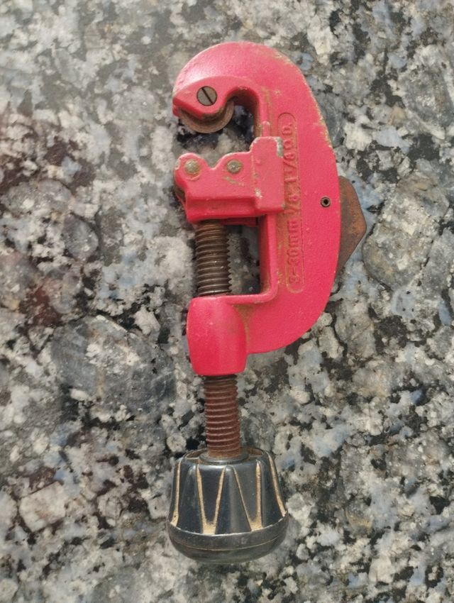 Corta tubos 3-30mmm 1/8 super ego