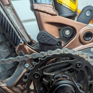 Guiacadenas para ebikes Mondraker "CHAINDRAKER"