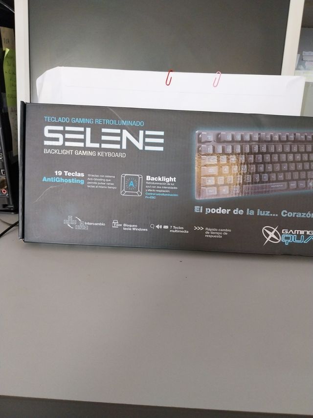 Teclado GAMMING retroiluminado.