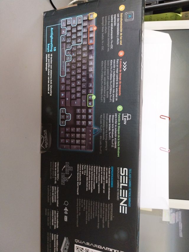 Teclado GAMMING retroiluminado.