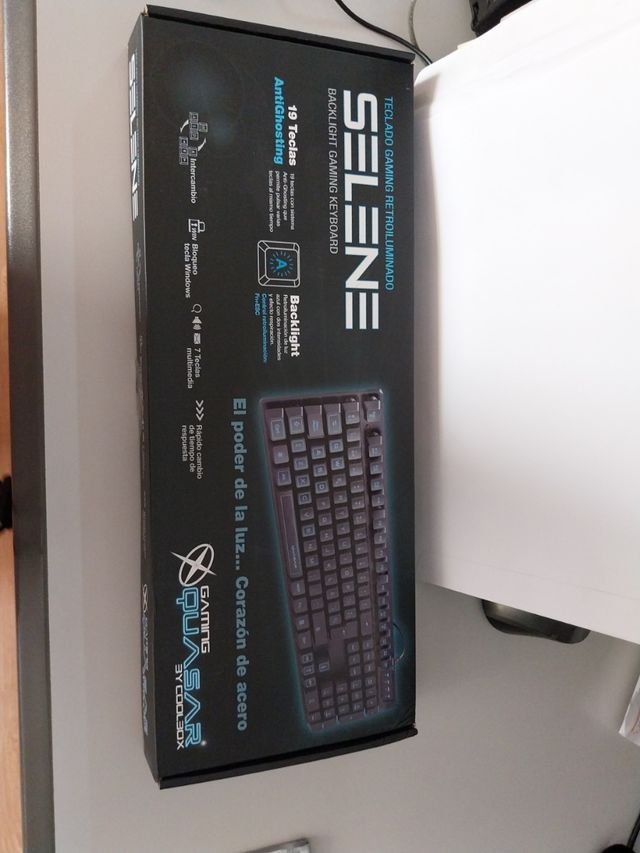 Teclado GAMMING retroiluminado.