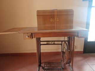 Máquina de coser antigua