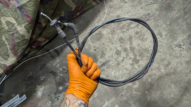 Sanglas 400y cables gas y embrague