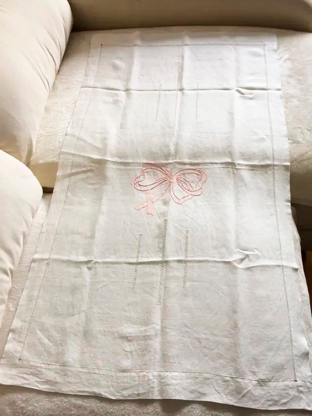 Mantel lino bordado a mano