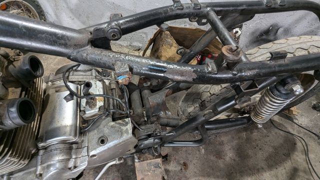 CON PAPELES URGE! Sanglas 400Y Todo que ves