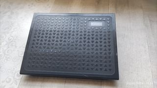 Reposapiés para puesto de traba/estudio