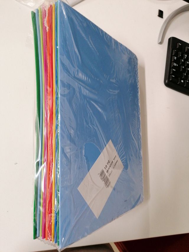 10 cartellette colori assortiti (nuove)