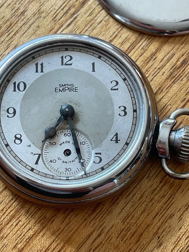 Reloj de bolsillo británico Smiths Empire