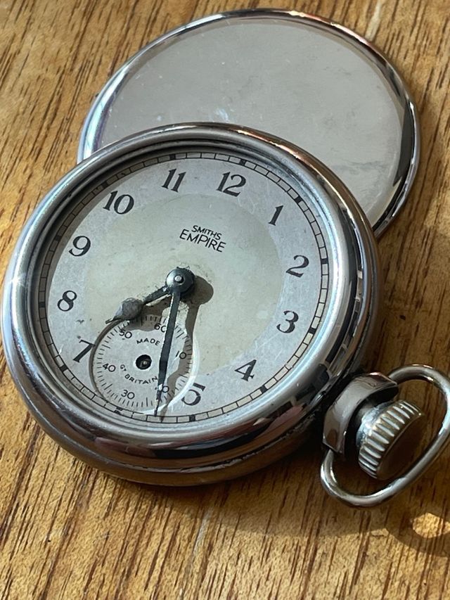 Reloj de bolsillo británico Smiths Empire