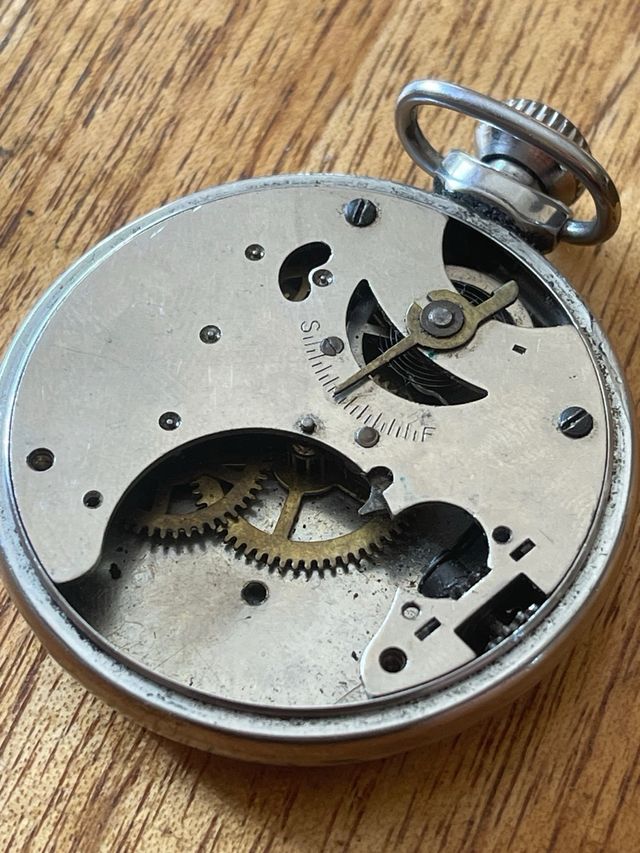 Reloj de bolsillo británico Smiths Empire