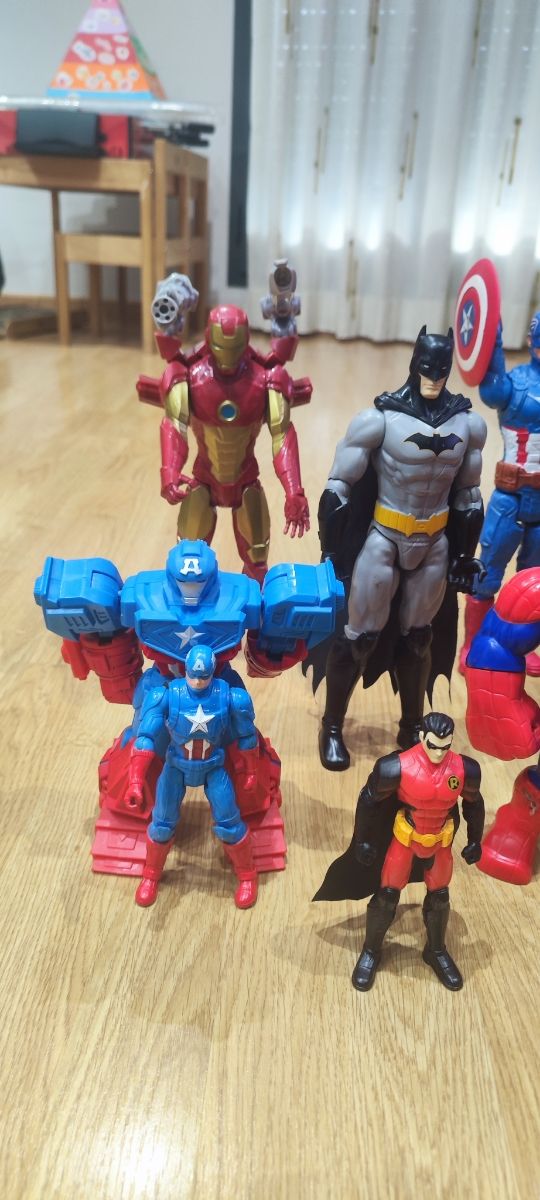 Figuras super héroes