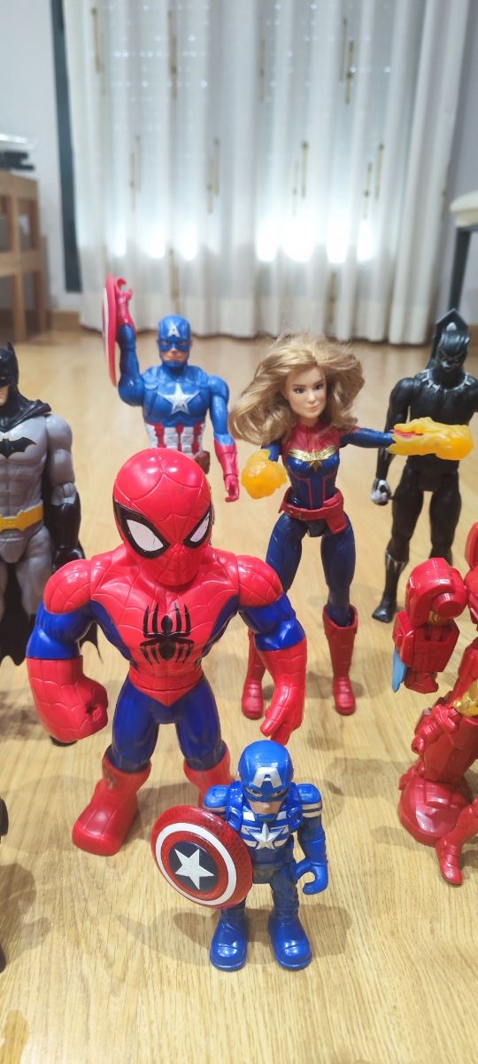 Figuras super héroes