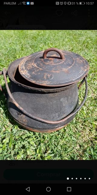 Olla antigua de hierro fundido