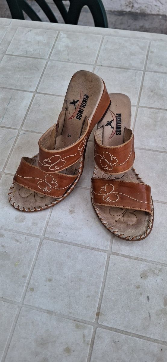 Sandalias piel señora. Muy buen estado
