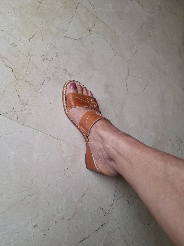 Sandalias piel señora. Muy buen estado