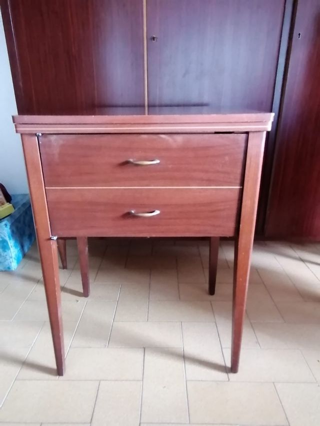 Macchina da cucire singer anni 60