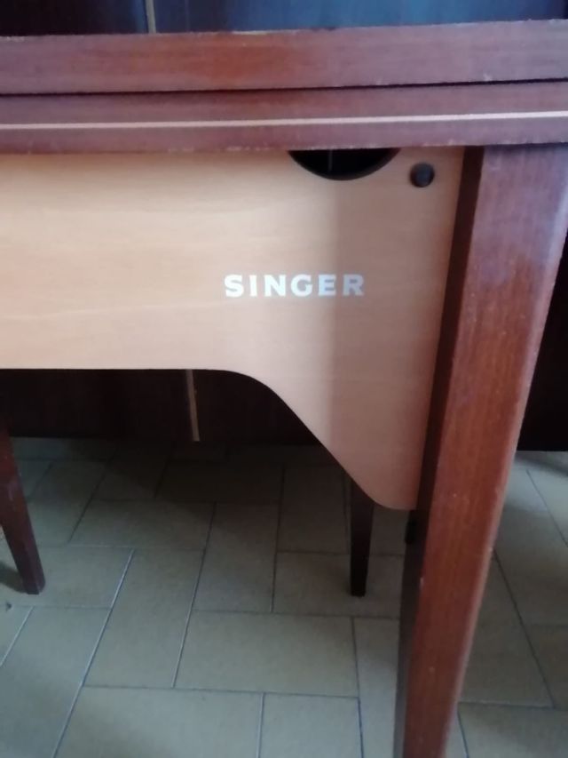 Macchina da cucire singer anni 60