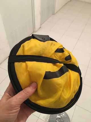 Señal suelo mojado plegable