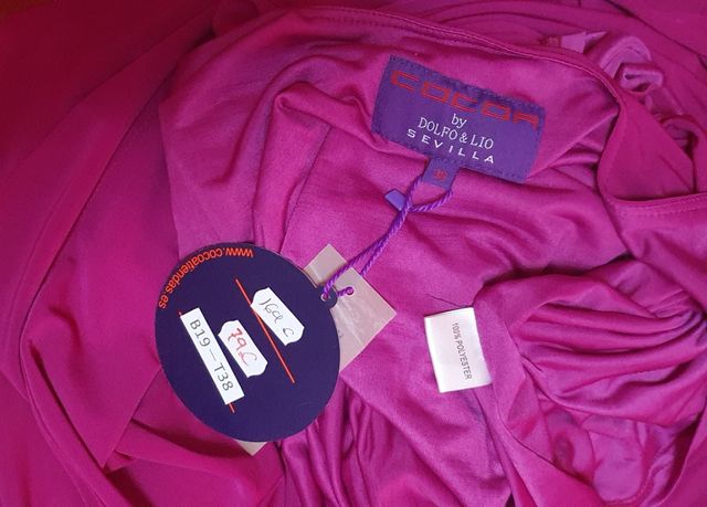 Elegante vestido largo color púrpura