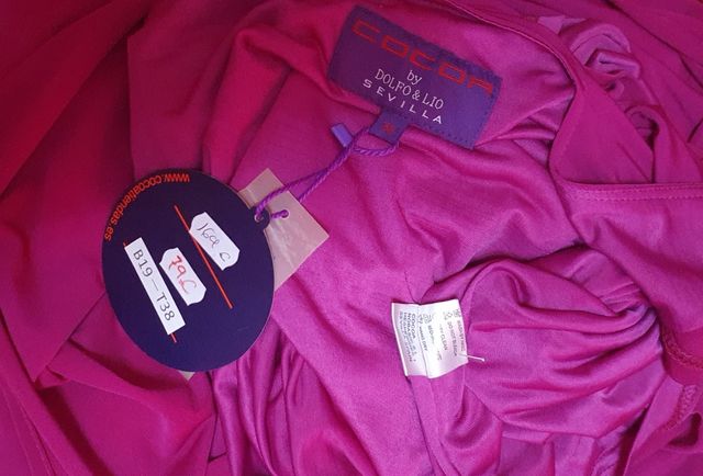 Elegante vestido largo color púrpura