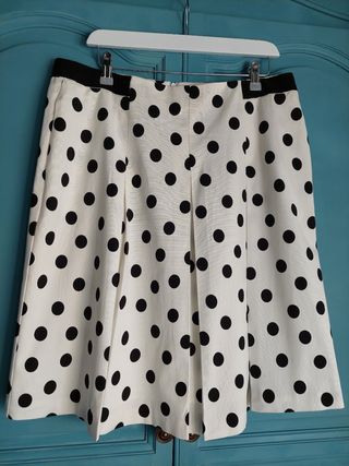 Falda  lunares, Yera 