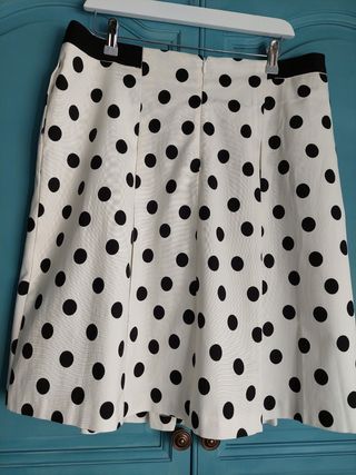 Falda  lunares, Yera 
