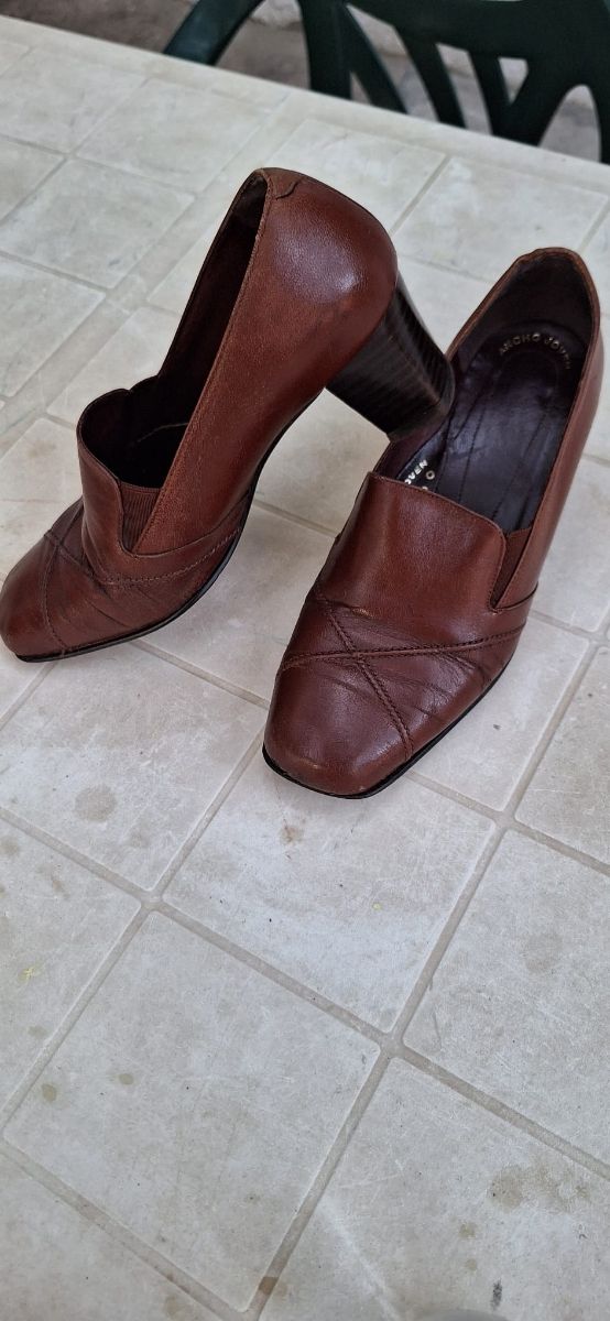 Zapatos señora. Muy buen estado