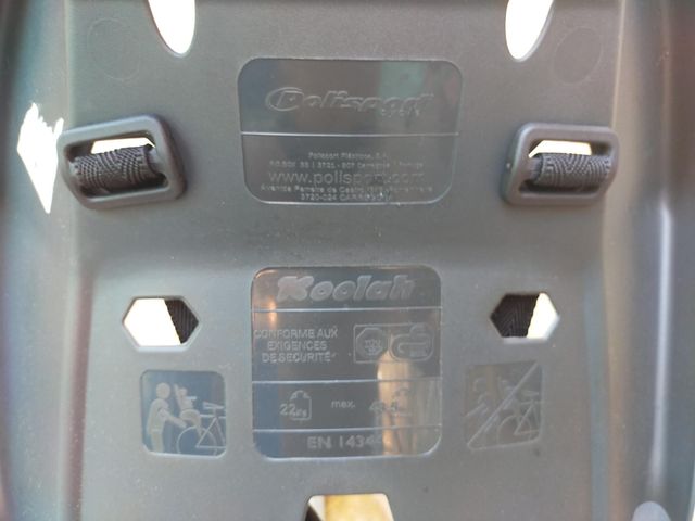 Silla portabebés para bicicleta. En perfecto estad