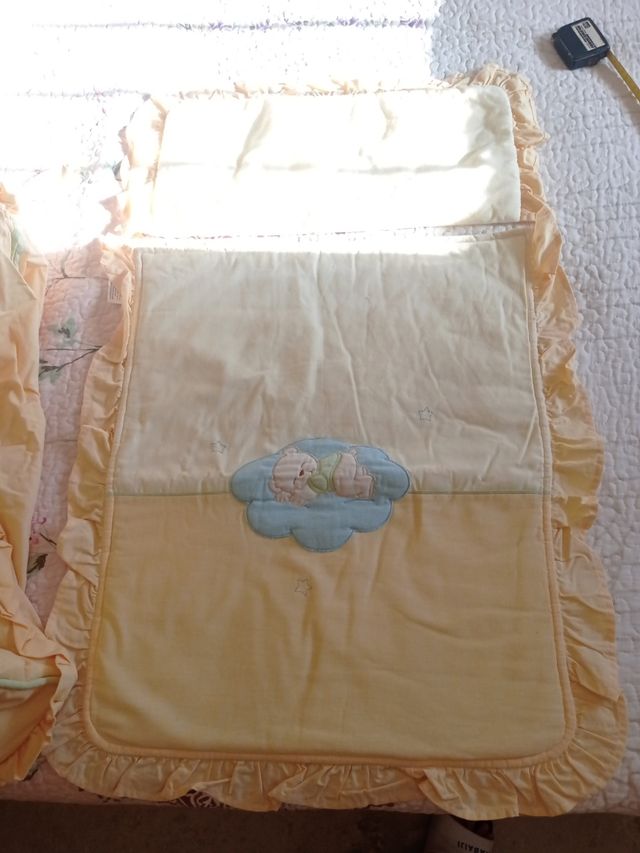 Edredón y funda de cuna