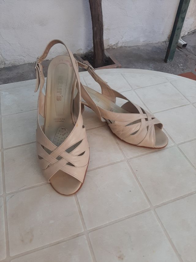 Sandalias piel señora. Muy buen estado