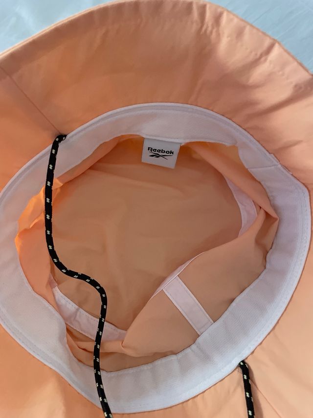 Gorrito tela Reebok
