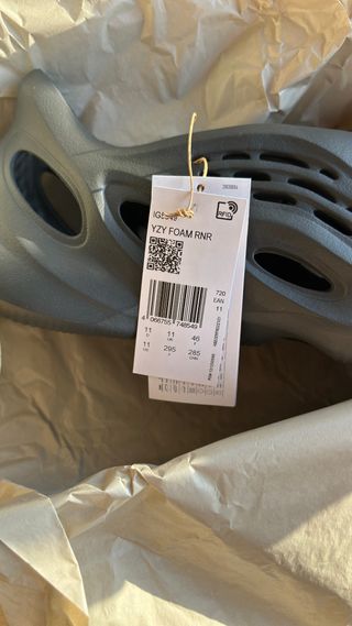Adidas yeezy foam rnrr carbon 46
