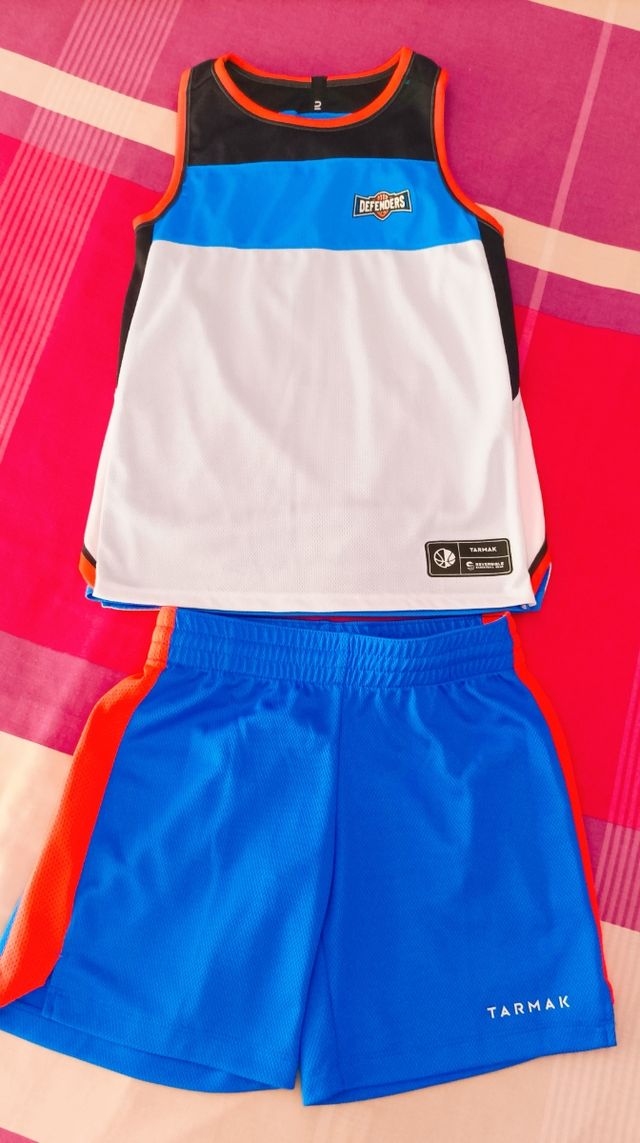 EQUIPACIÓN DE BALONCESTO NIÑO