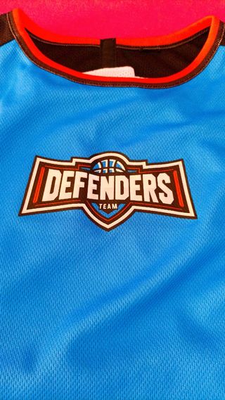 EQUIPACIÓN DE BALONCESTO NIÑO